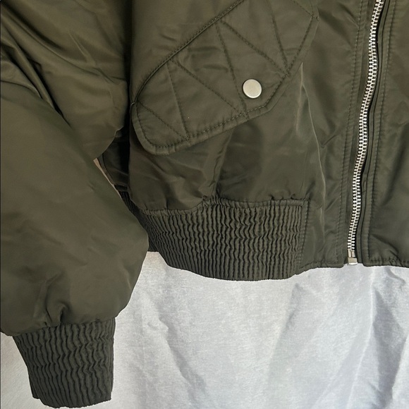 Zara Women's Dark Green Bomber Jacket - Picture 5 of 10
